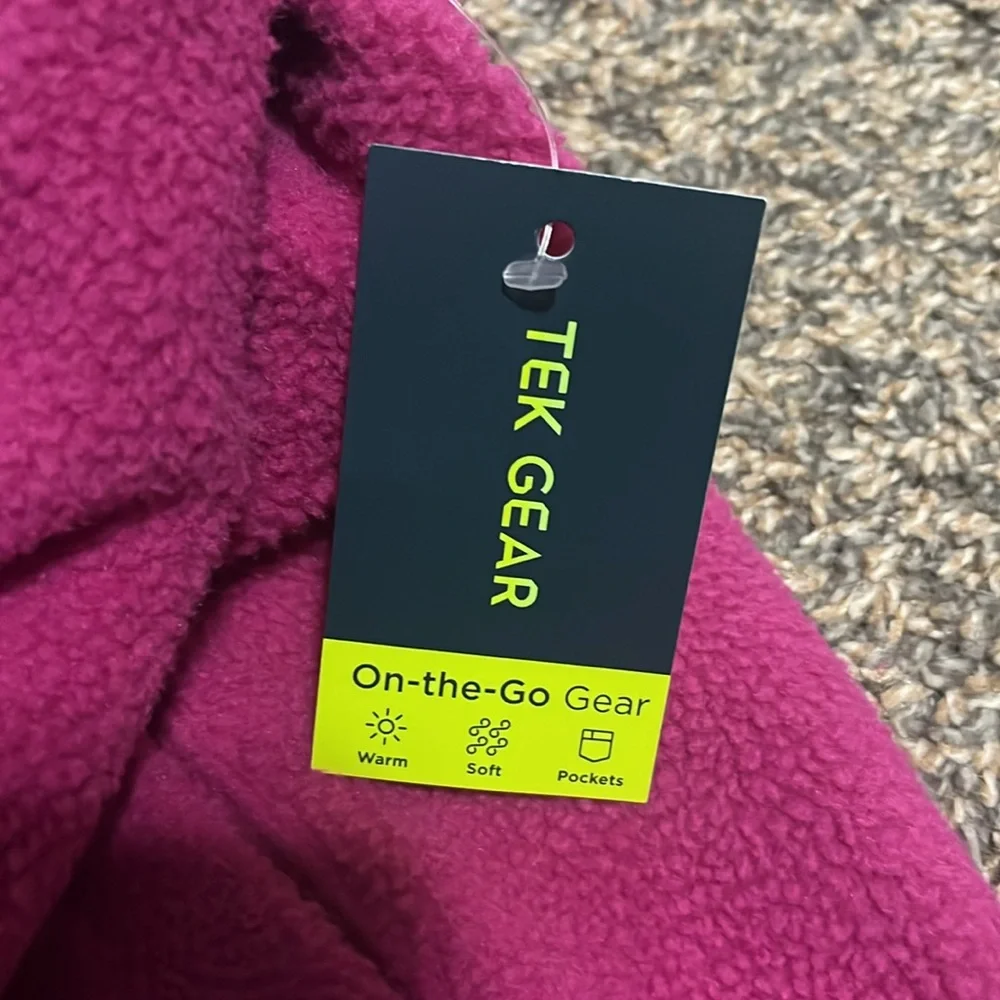Tek Gear Magenta Fleece Jacket NWT - Picture 3 of 5